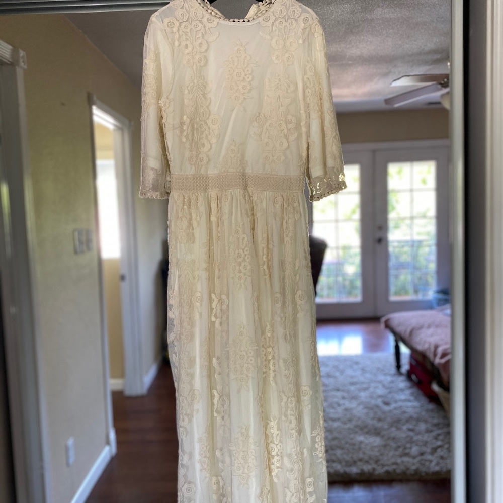 Hidden alley lace dress